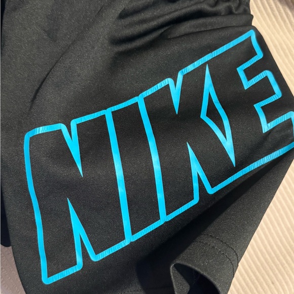 Nike Dri-FIT Set - Picture 6 of 7